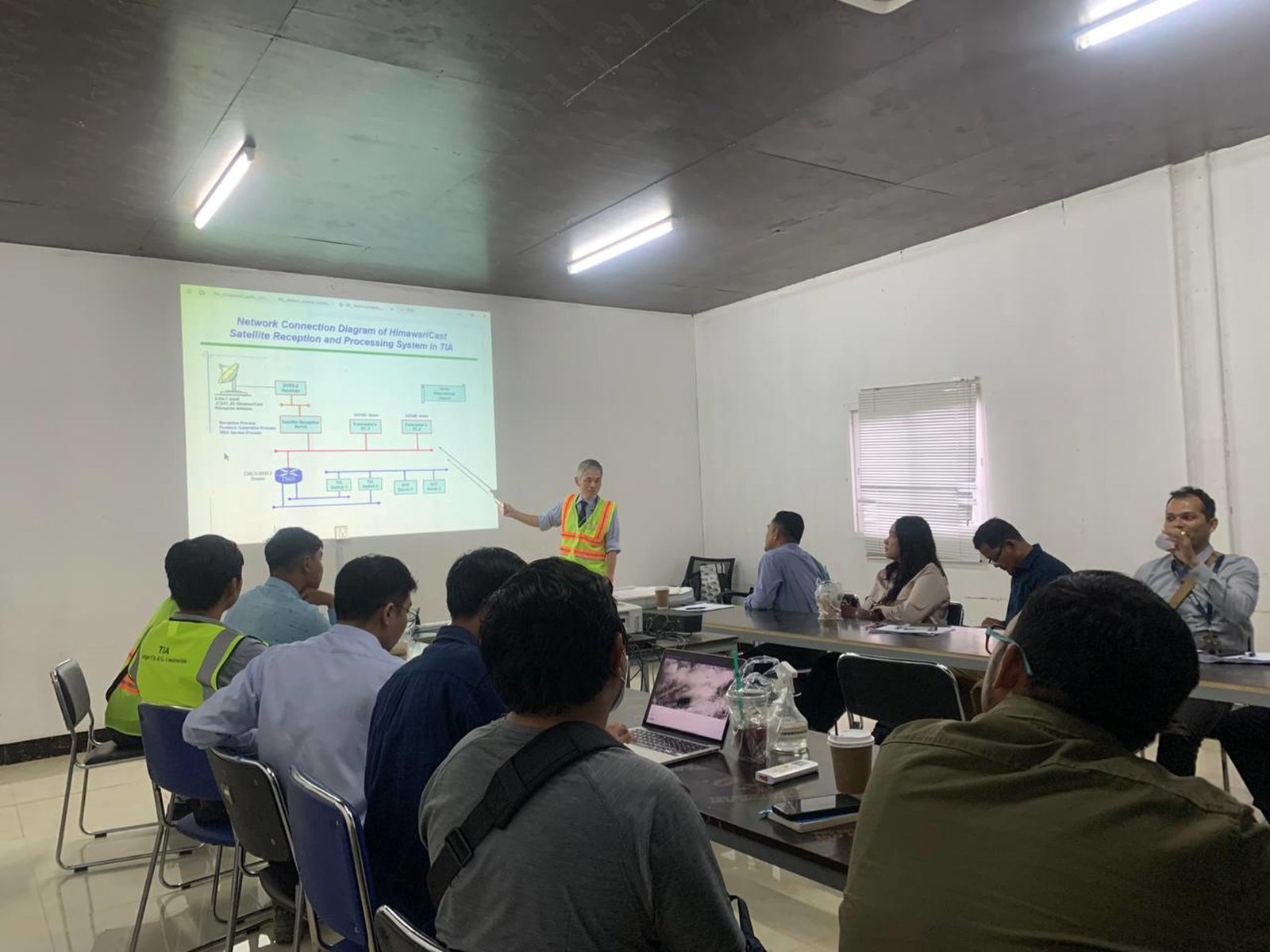 សកម្មភាពចុះហត្ថលេខា និងវគ្គបណ្តុះបណ្តាល (SAT) លើឧបករណ៍ HimawariCast Satellite នៅអាកាសយានដ្ឋានអន្តរជាតិតេជោ Image 223