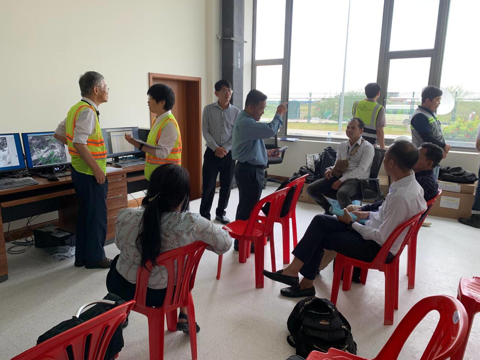 សកម្មភាពចុះហត្ថលេខា និងវគ្គបណ្តុះបណ្តាល (SAT) លើឧបករណ៍ HimawariCast Satellite នៅអាកាសយានដ្ឋានអន្តរជាតិតេជោ Image 225